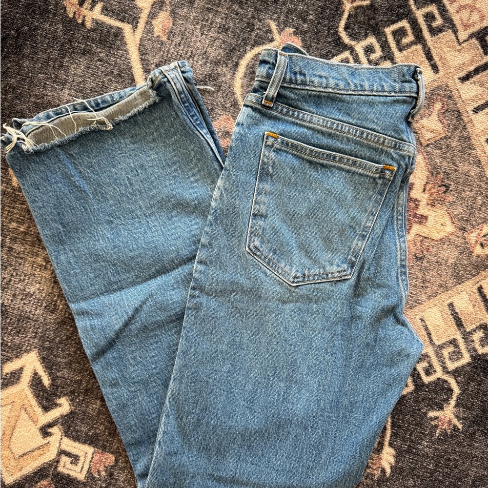 Abercrombie Women's
High Rise 90s Relaxed Jean
Dark with Back Distressed Hem